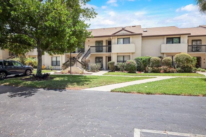 Homes for sale in Greenacres, FL | 3340 Lucerne Park Dr, Greenacres, FL 33467 | MLS# R11105048