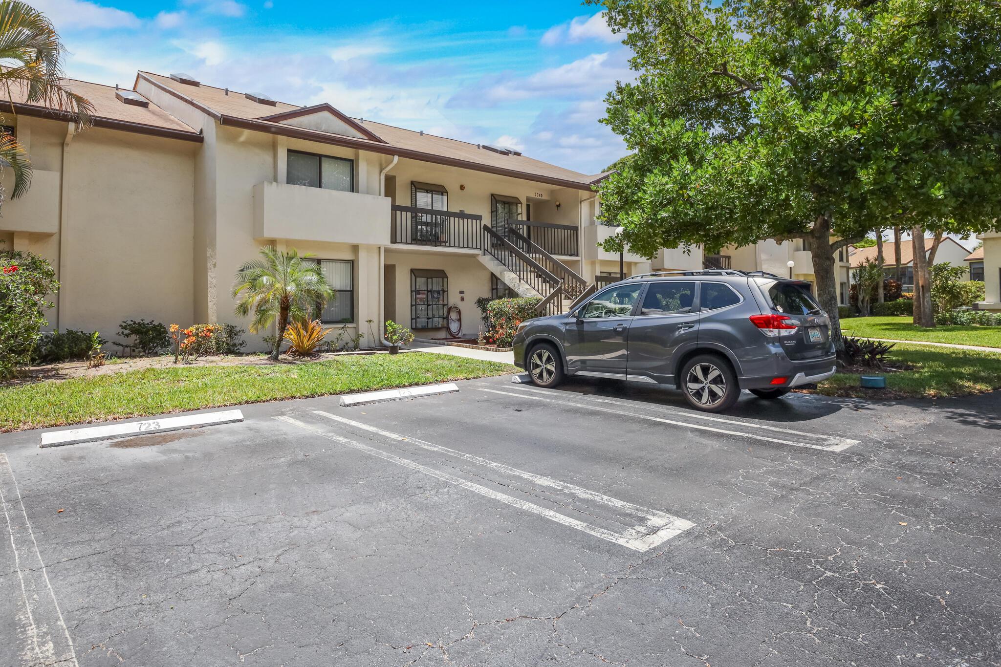 Homes for sale in Greenacres, FL | 3340 Lucerne Park Dr, Greenacres, FL 33467 | MLS# R11105048