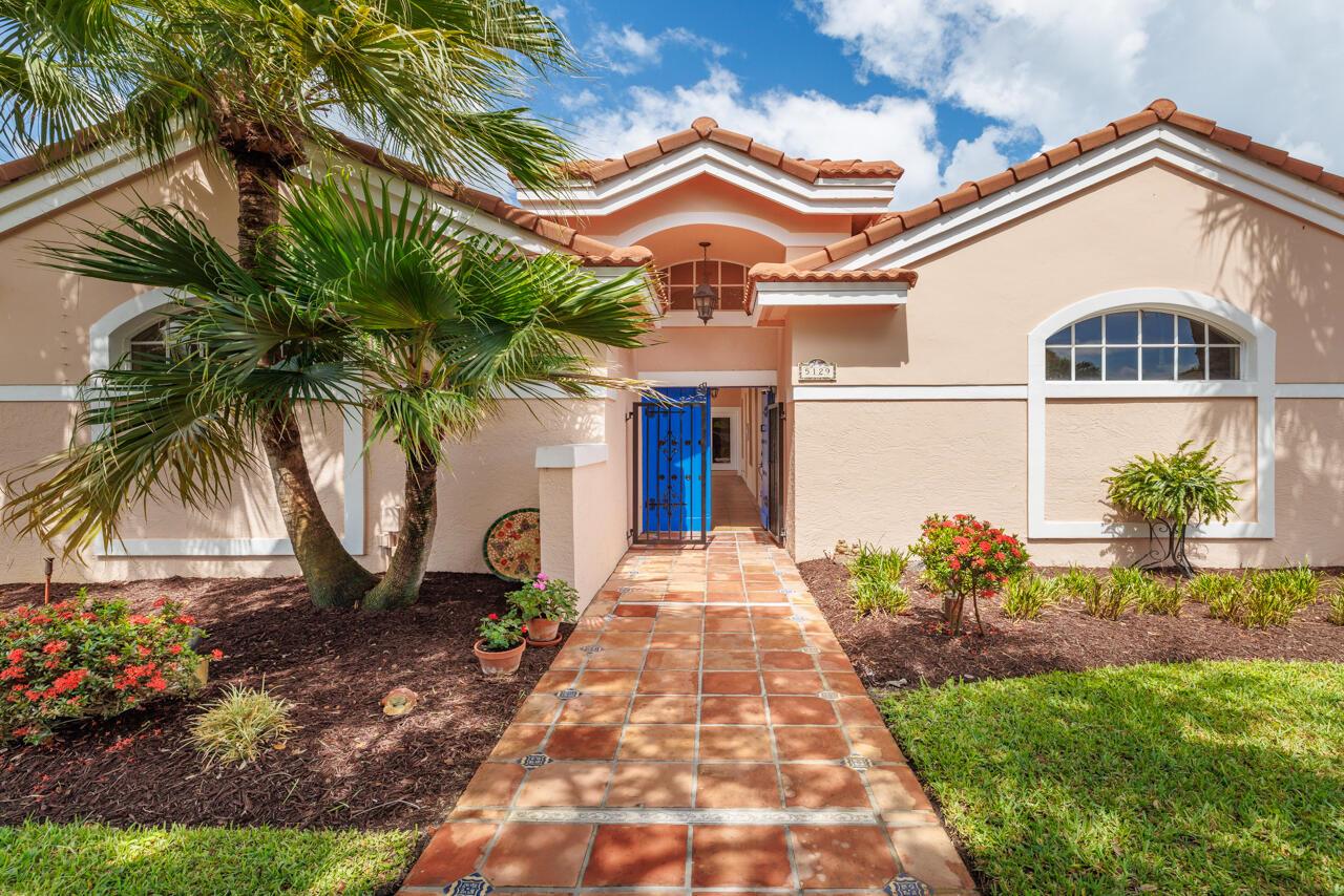 Homes for sale in Hobe Sound, FL | 5129 Se Lost Lake Way, Hobe Sound, FL 33455 | MLS# R11105050