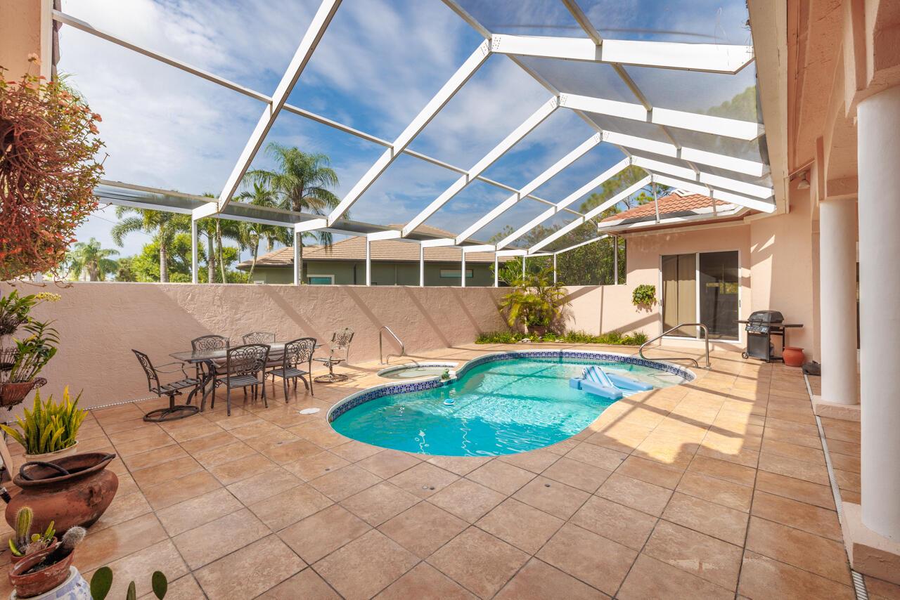 Homes for sale in Hobe Sound, FL | 5129 Se Lost Lake Way, Hobe Sound, FL 33455 | MLS# R11105050