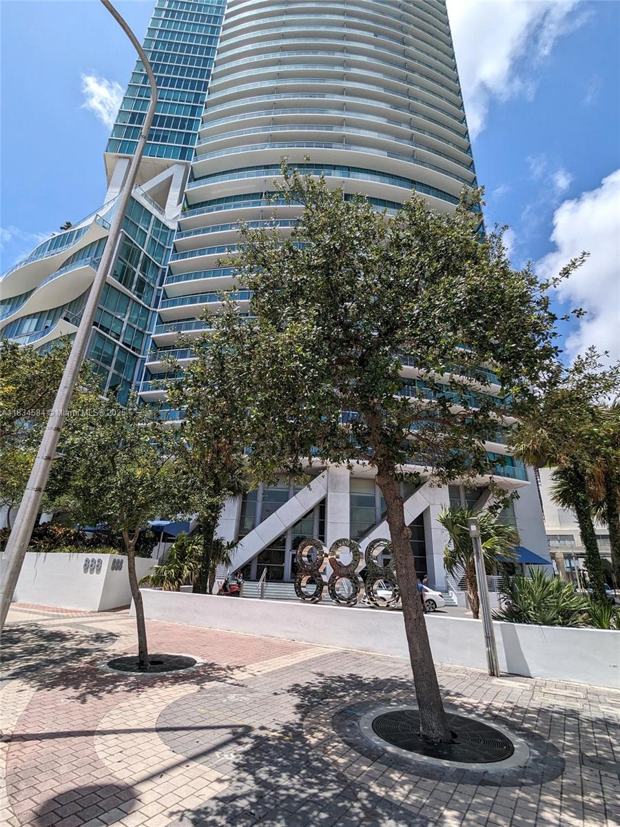 888 Biscayne Blvd #4702, Miami FL 33132