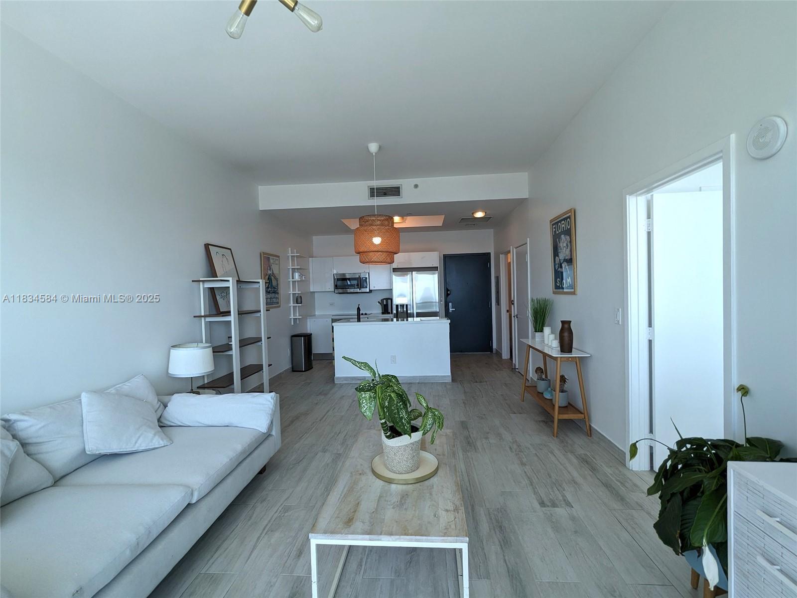 888 Biscayne Blvd #4702, Miami FL 33132