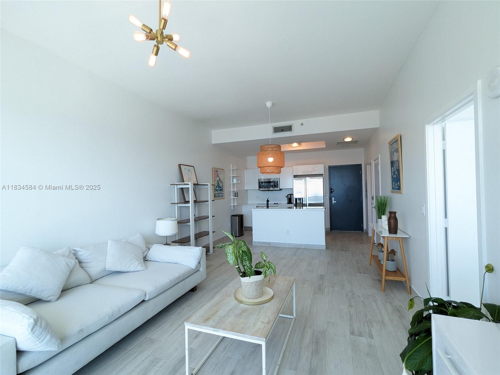 888 Biscayne Blvd #4702, Miami FL 33132