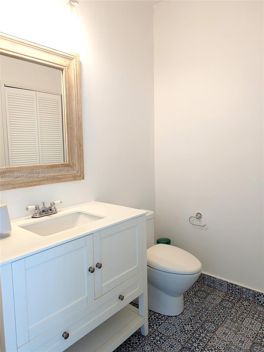 888 Biscayne Blvd #4702, Miami FL 33132
