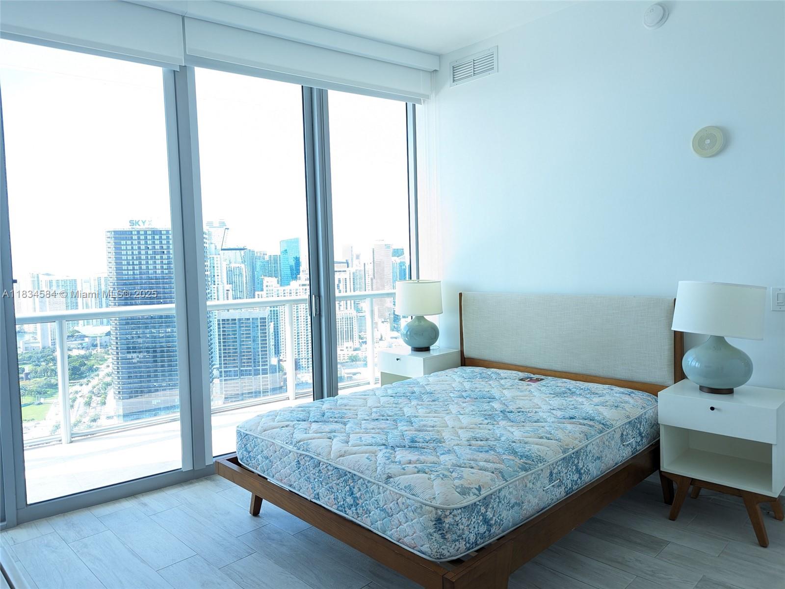 888 Biscayne Blvd #4702, Miami FL 33132
