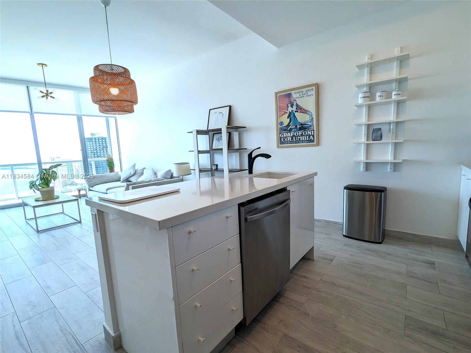 888 Biscayne Blvd #4702, Miami FL 33132
