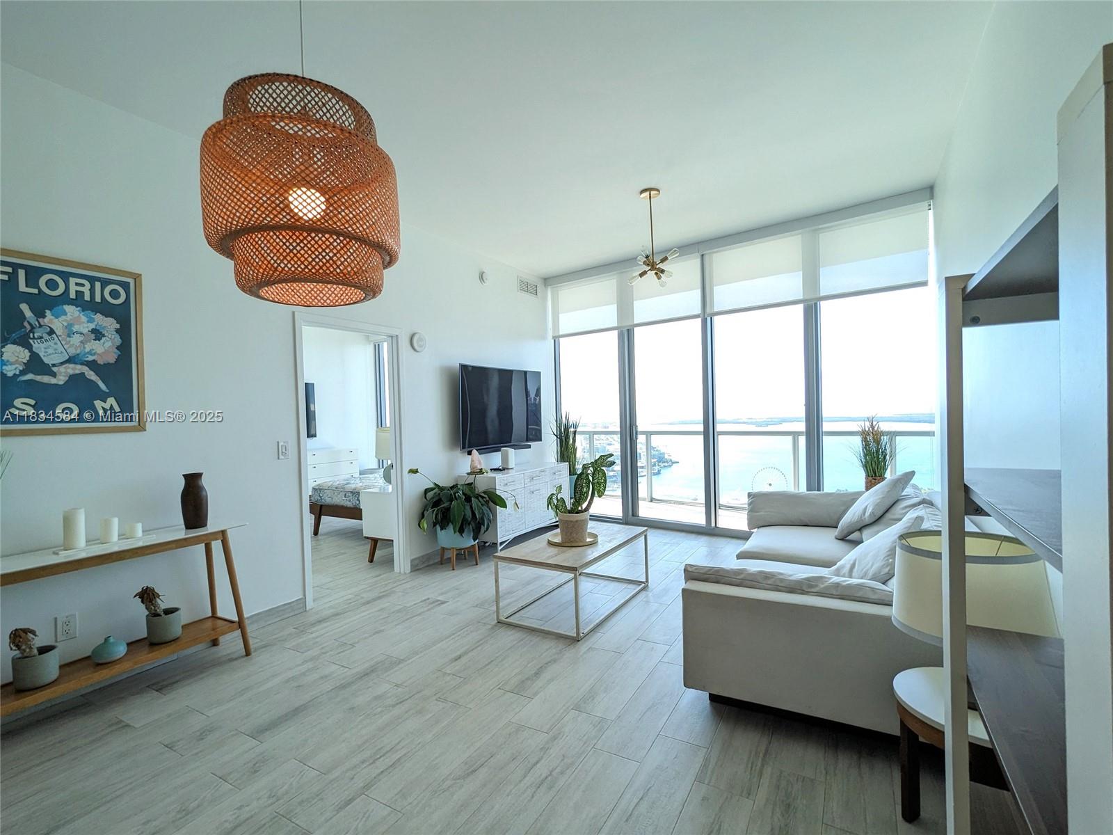 888 Biscayne Blvd #4702, Miami FL 33132