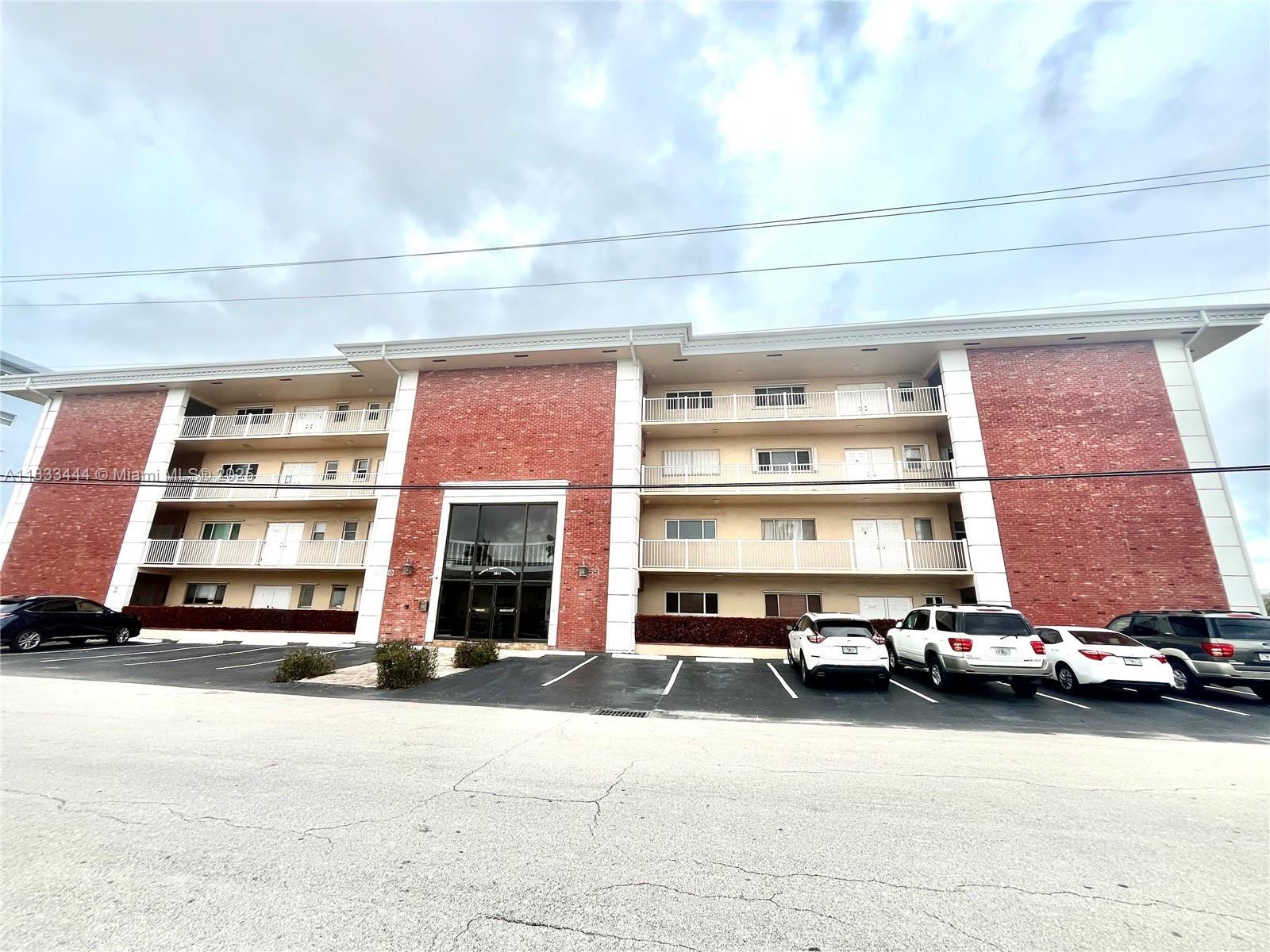 Barclay Square Condo