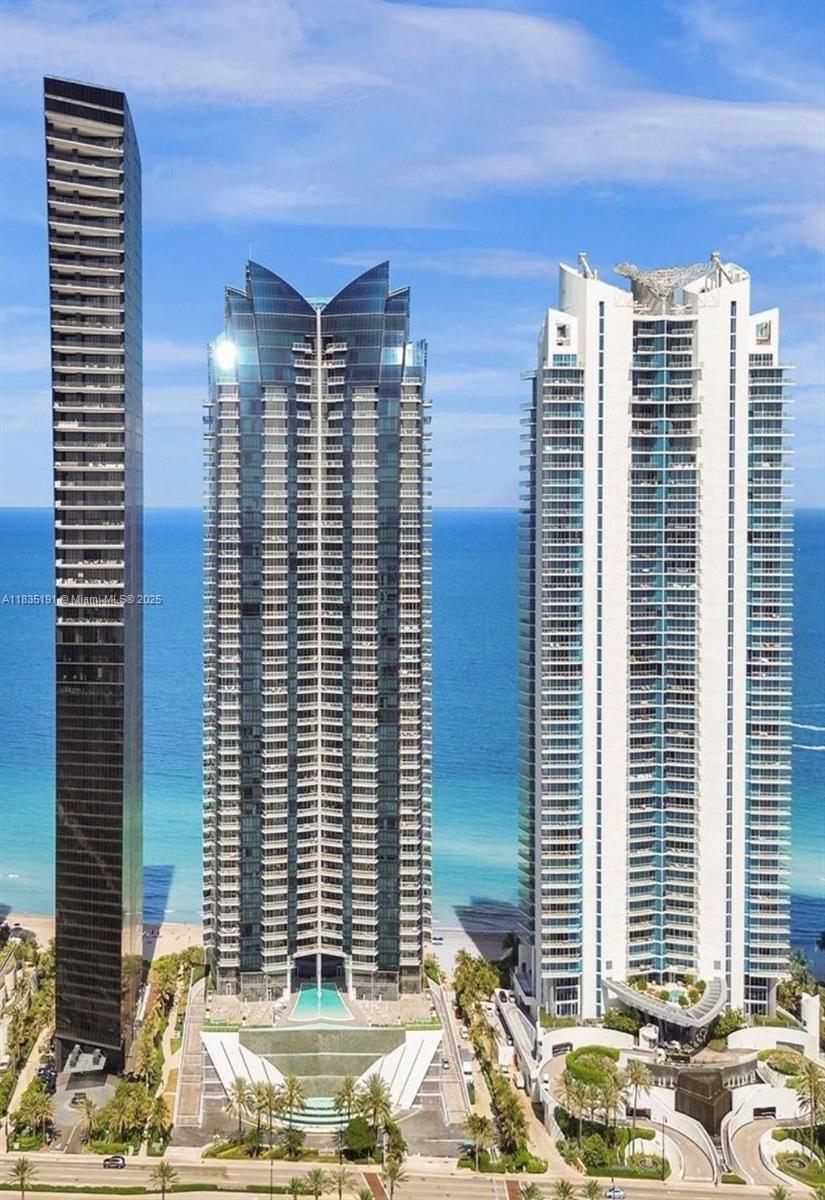 Apartamento à Venda em Sunny Isles Beach, FL