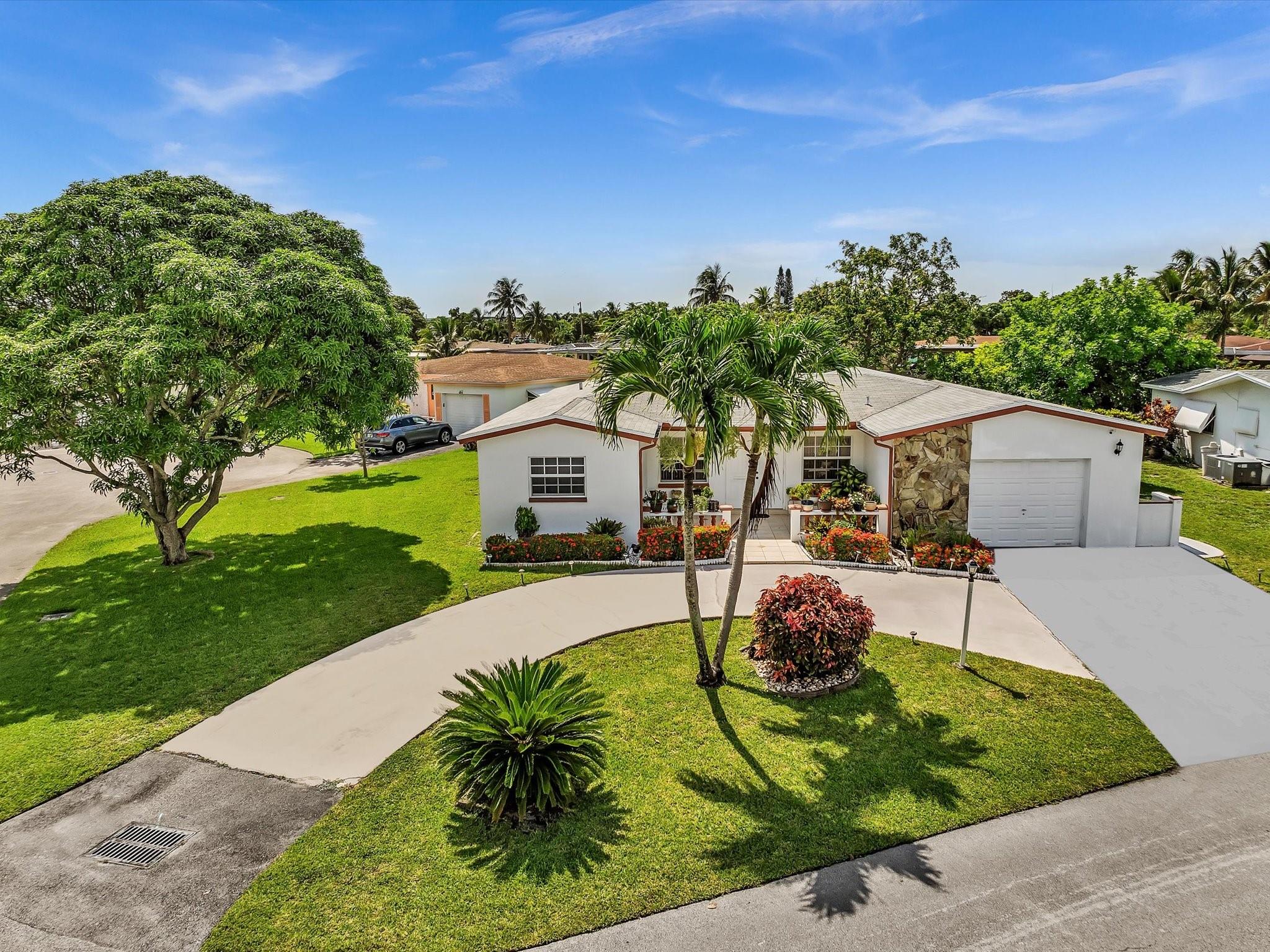 Homes for sale in Lauderdale Lakes, FL | 4220 Nw 49th Ave, Lauderdale Lakes, FL 33319 | MLS# F10513079