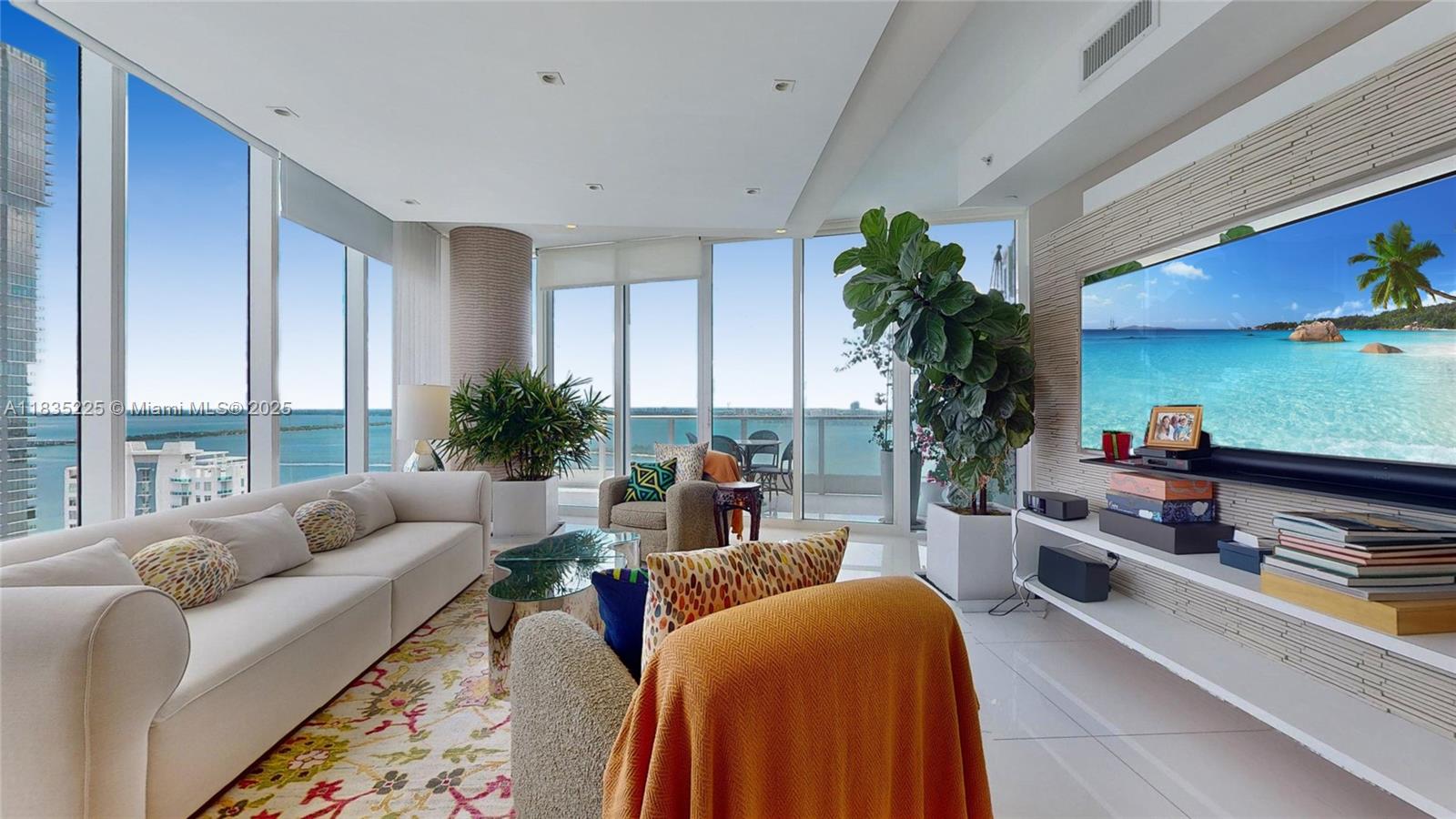 Condo for Sale in Miami, FL