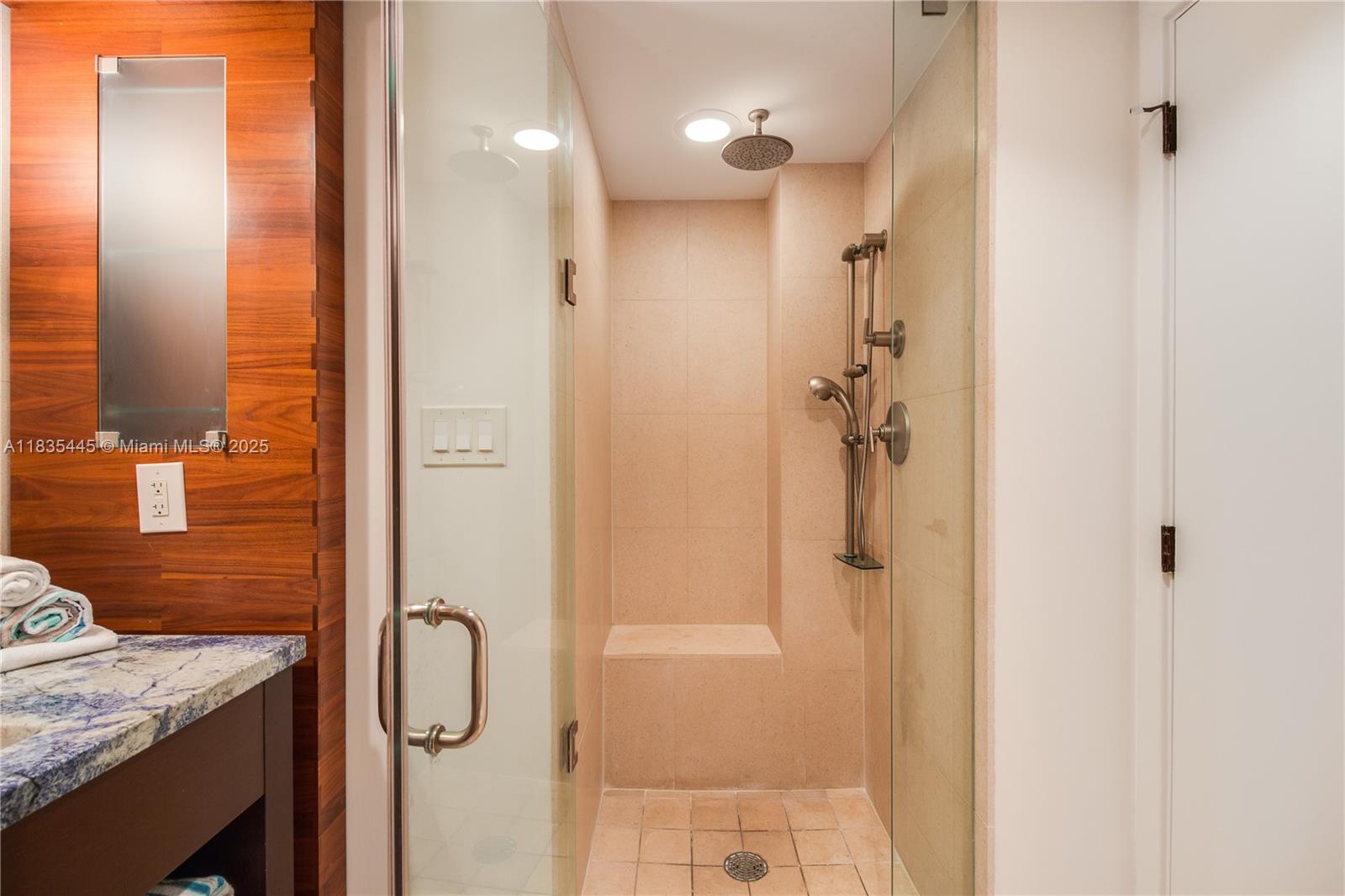 6801 Collins Ave #1415, Miami Beach FL 33141