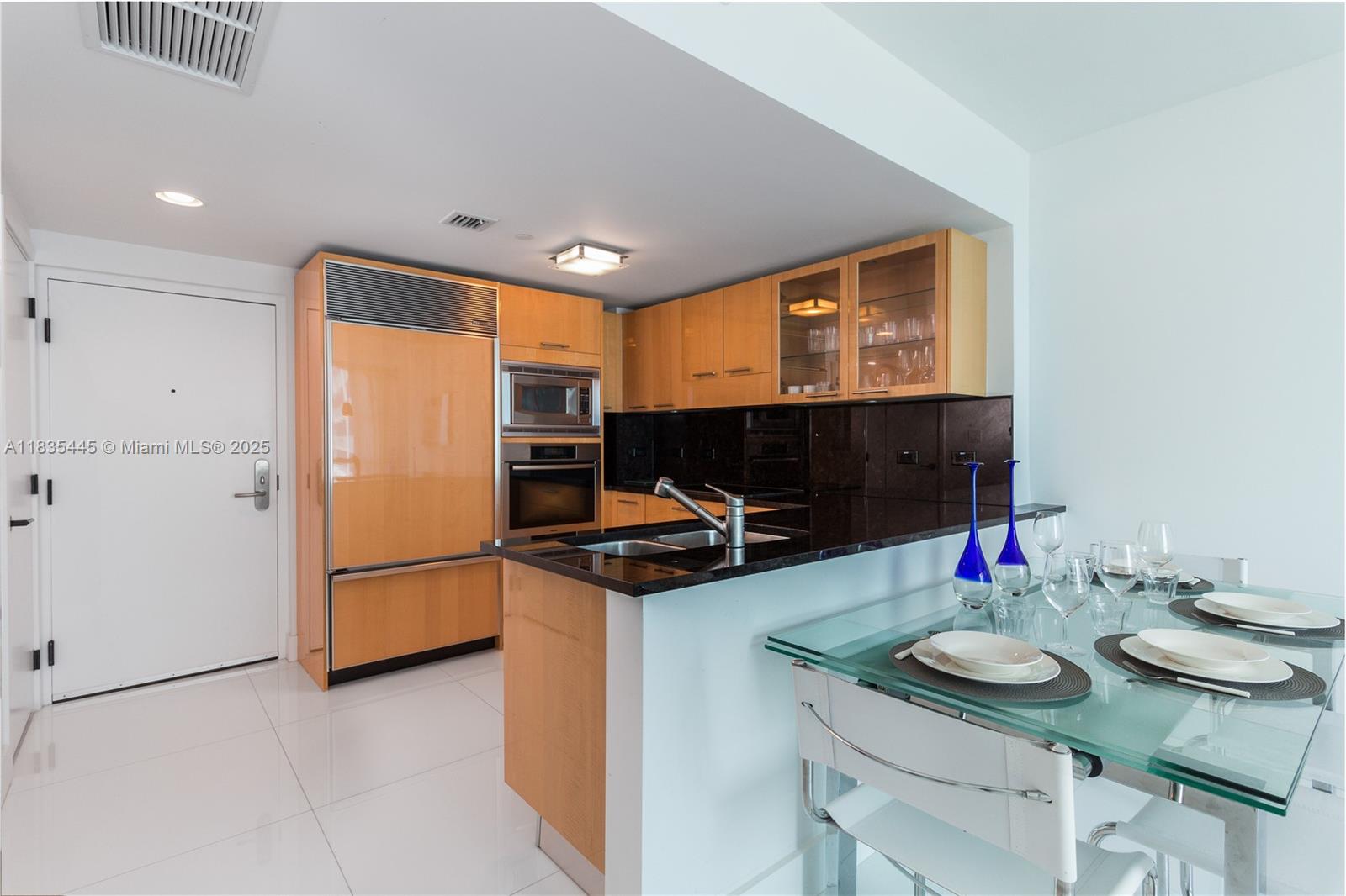6801 Collins Ave #1415, Miami Beach FL 33141