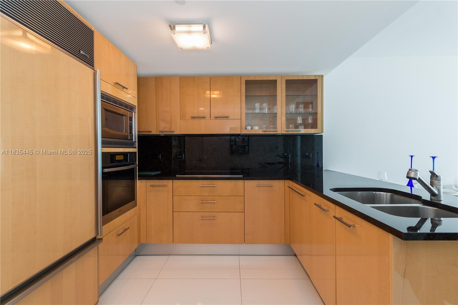 6801 Collins Ave #1415, Miami Beach FL 33141