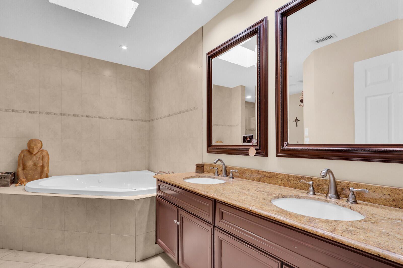 Photo 23 of home located at 3521 SW Bimini Circle N, Palm City FL