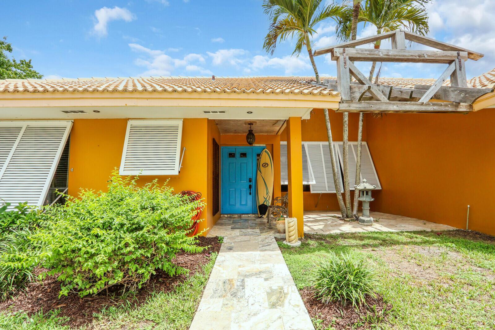 Photo 4 of home located at 3521 SW Bimini Circle N, Palm City FL