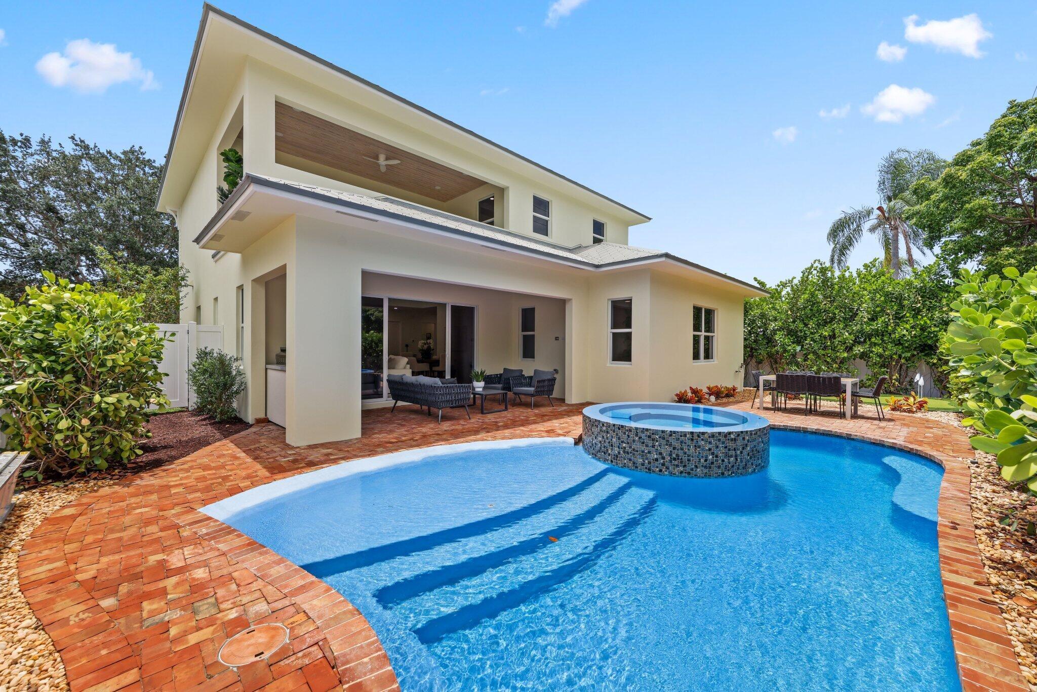 Homes for sale in Jupiter, FL | 115 Magic Way, Jupiter, FL 33458 | MLS# R11105500