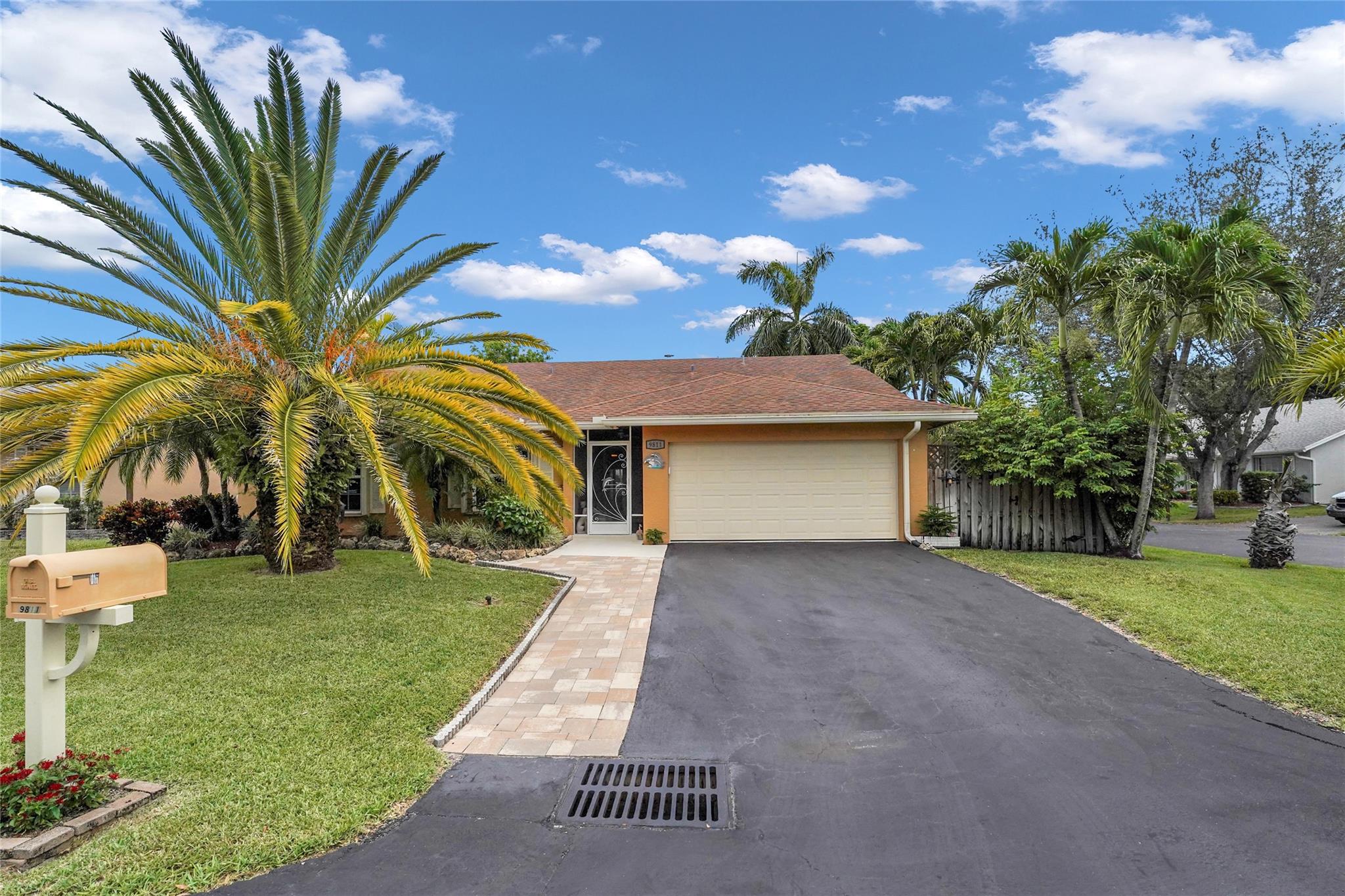 9811 Nw 53rd Ct Coral Springs FL 33076 | F10513695