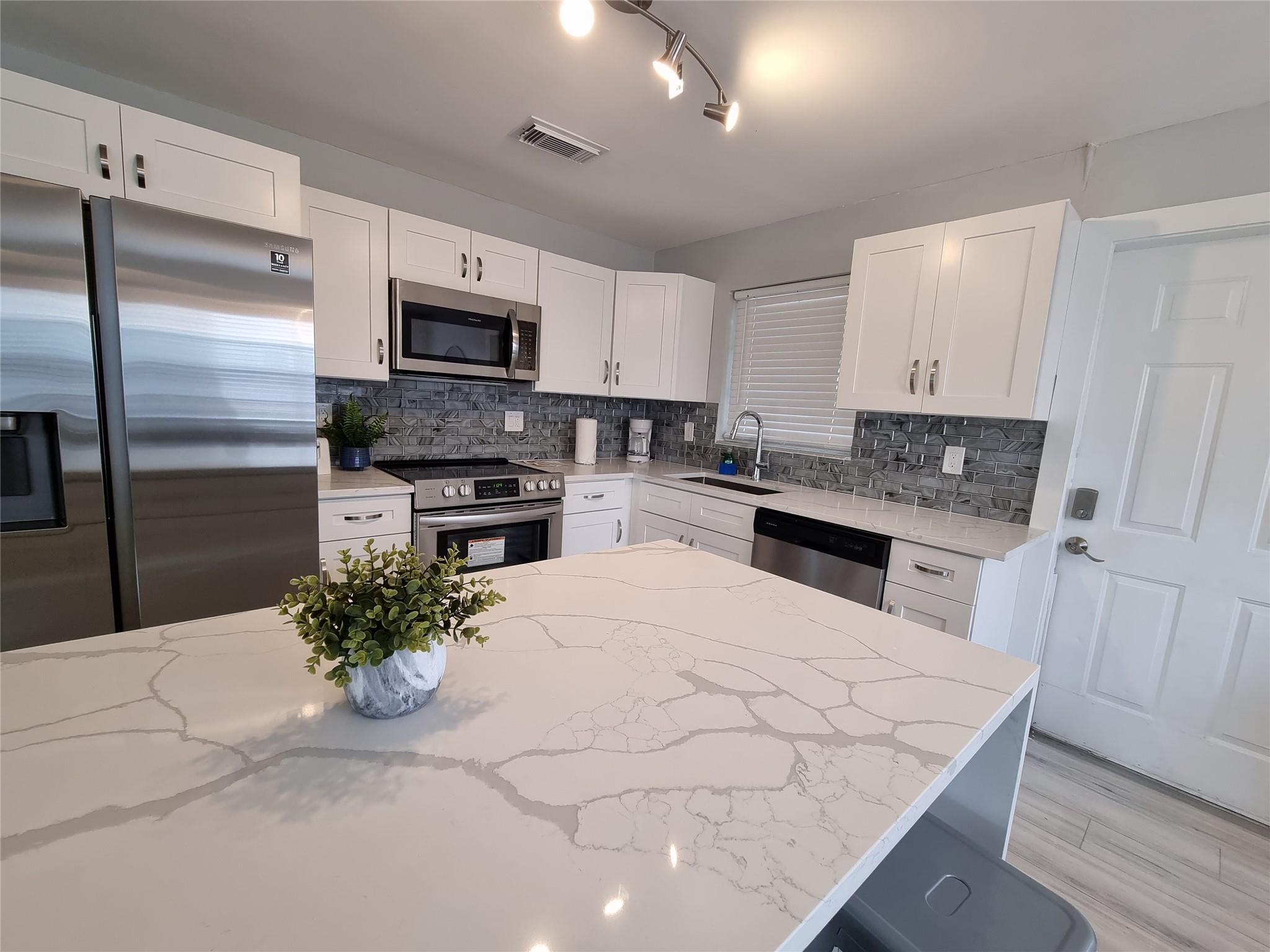 Homes for sale in Fort Lauderdale, FL | 4740 Sw 43Rd Ave, Fort Lauderdale, FL 33314 | MLS# F10513902