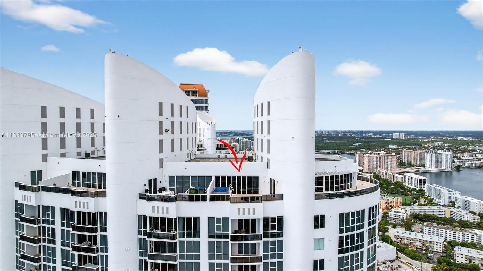 Apartamento à Venda em Sunny Isles Beach, FL