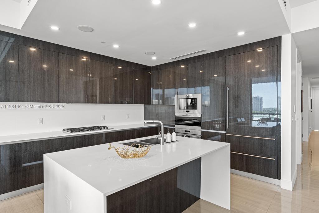 Apartamento à Venda em Aventura, FL