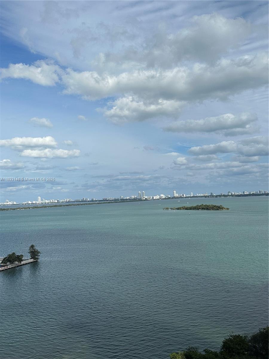 Condo for Sale in Miami, FL