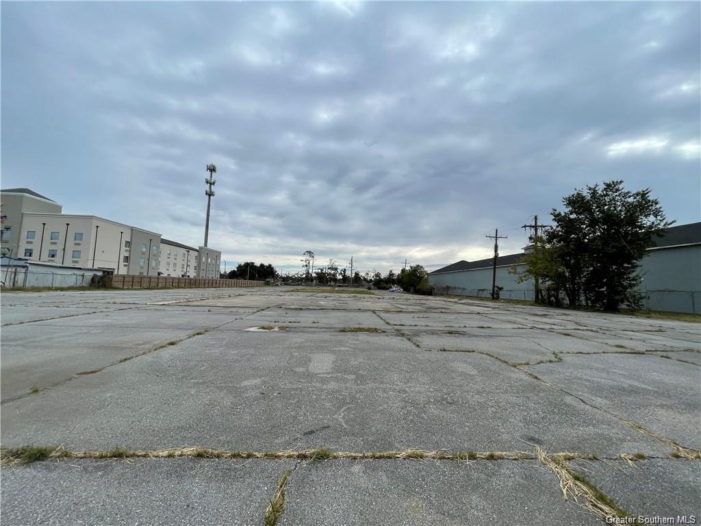 1010 N Highway 171 — photo 3
