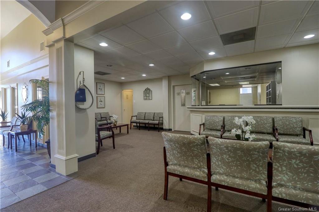 1702 Oak Park Boulevard — photo 4