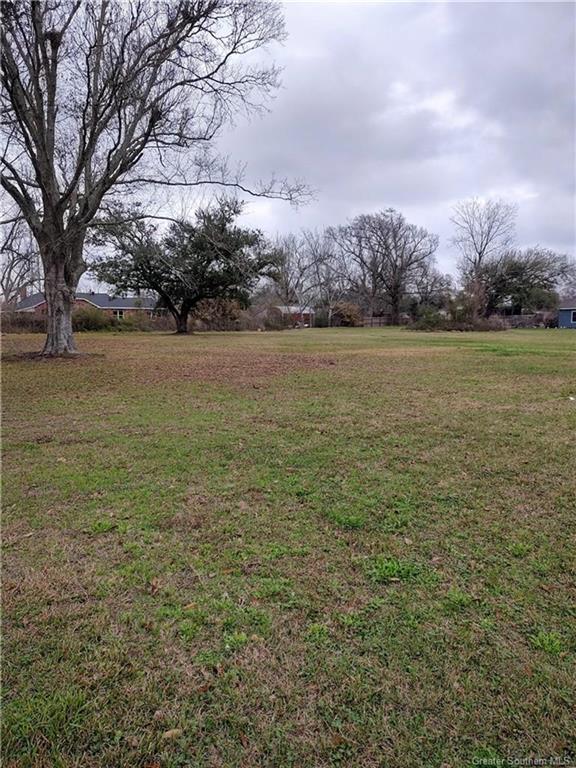 2302 Ridgewood Drive — photo 2
