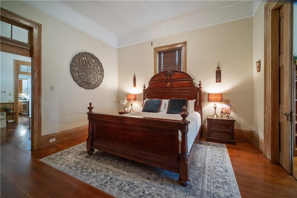 2511 Dauphine Street