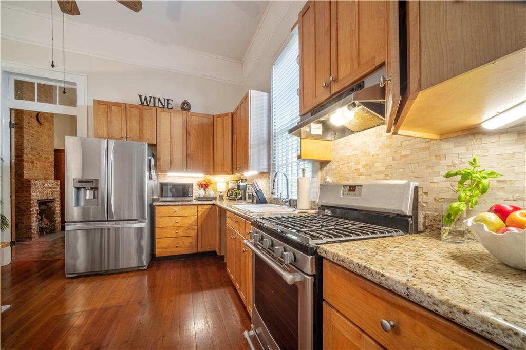 2511 Dauphine Street