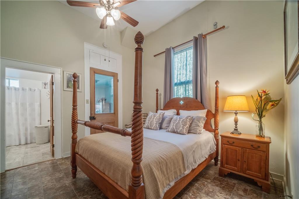 2511 Dauphine Street