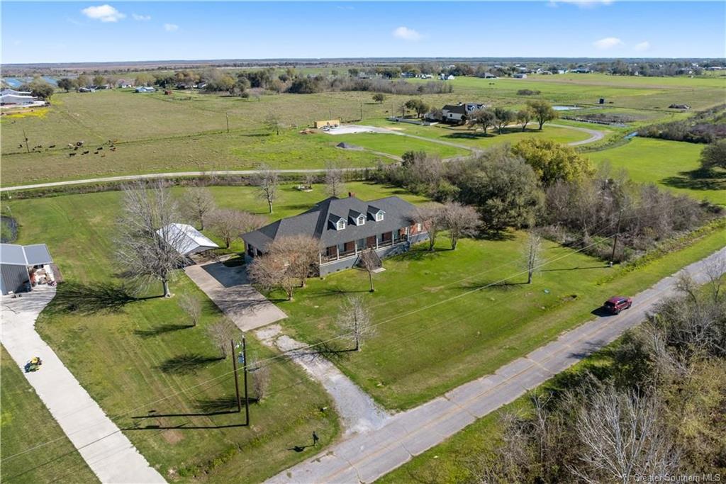 135 Country Lane — photo 3