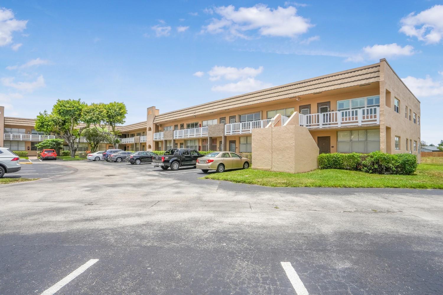 Homes for sale in Sunrise, FL | 9081 Sunrise Lakes Blvd #214, Sunrise, FL 33322 | MLS# F10513953
