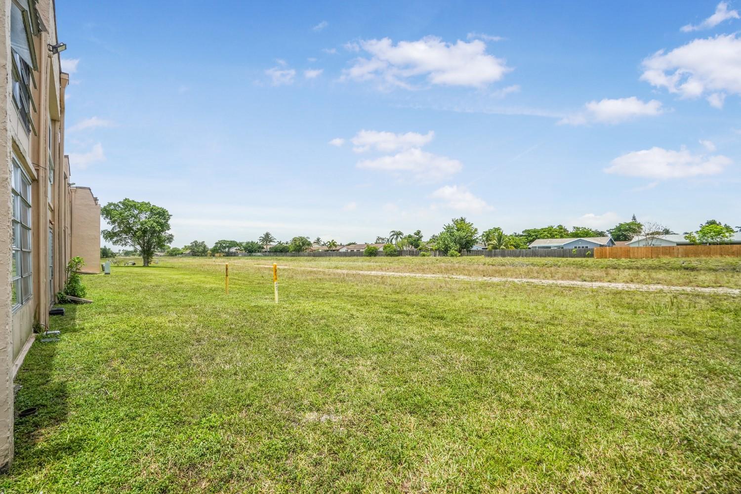 Homes for sale in Sunrise, FL | 9081 Sunrise Lakes Blvd #214, Sunrise, FL 33322 | MLS# F10513953