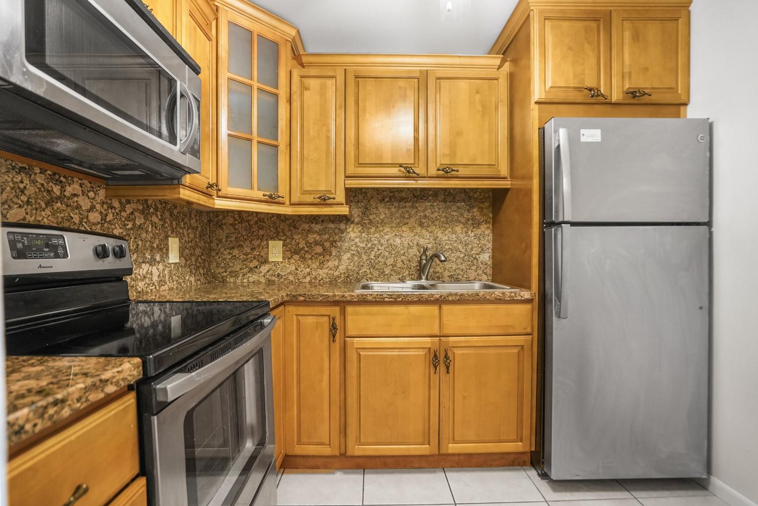 Homes for sale in Sunrise, FL | 9081 Sunrise Lakes Blvd #214, Sunrise, FL 33322 | MLS# F10513953