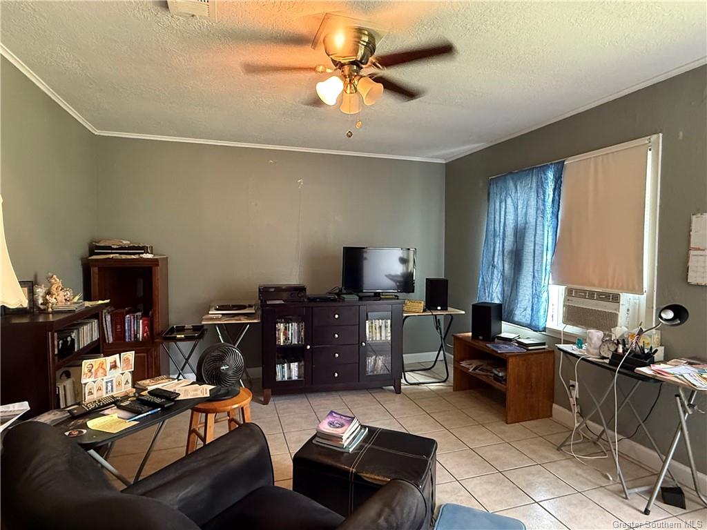 213 Evelyn Street — photo 3