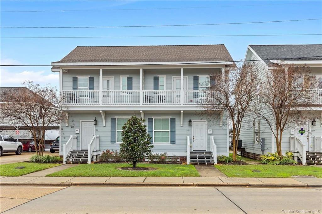 215 W Clarence Street — photo 2