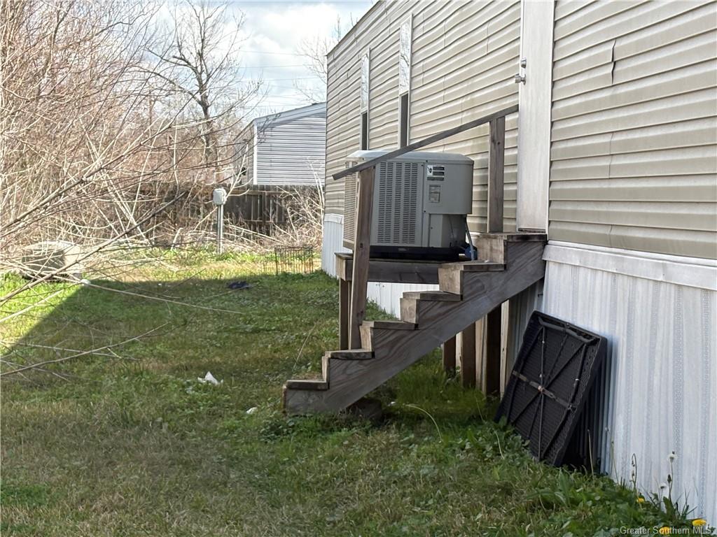 302 Decker Street — photo 3