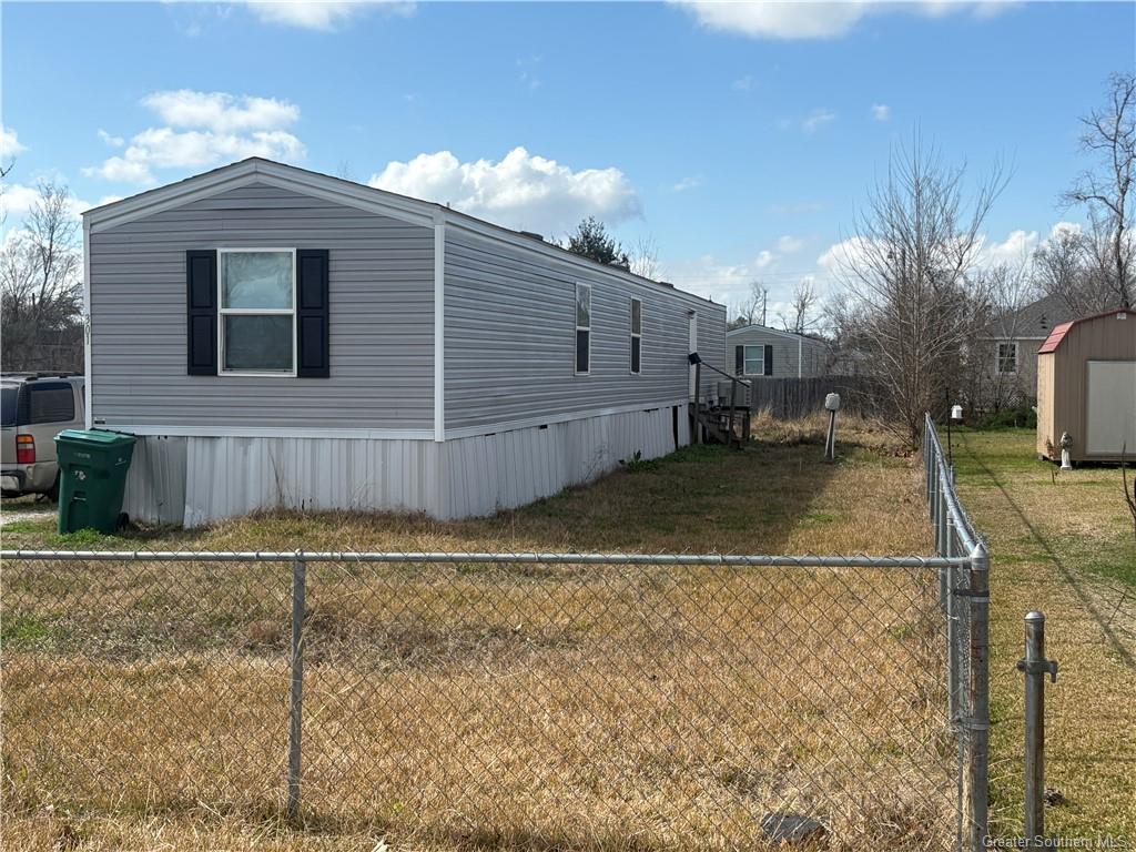 301 N Goodman Road — photo 2