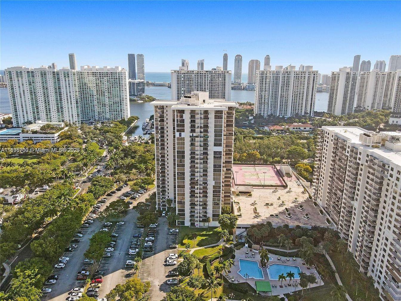 Tower At Biscayne Cove Co