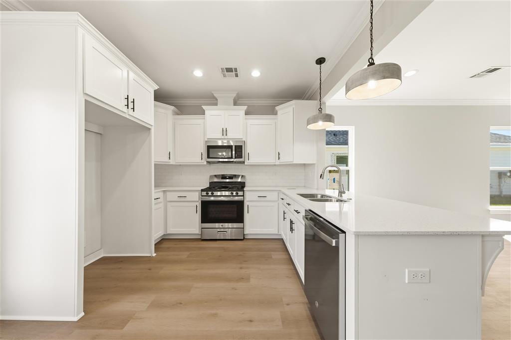 276 Hines Drive — photo 10