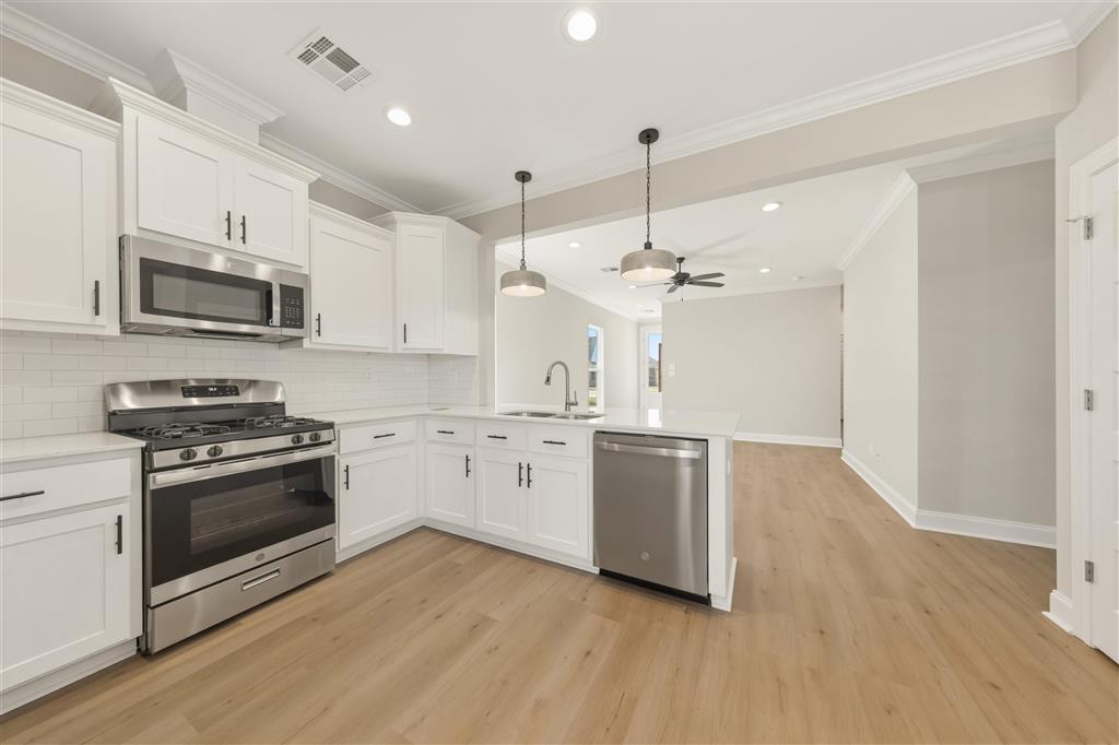 276 Hines Drive — photo 11