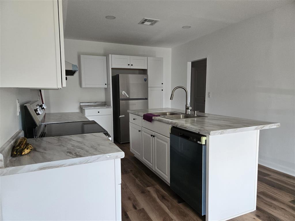 1121 Stevenson Street — photo 2