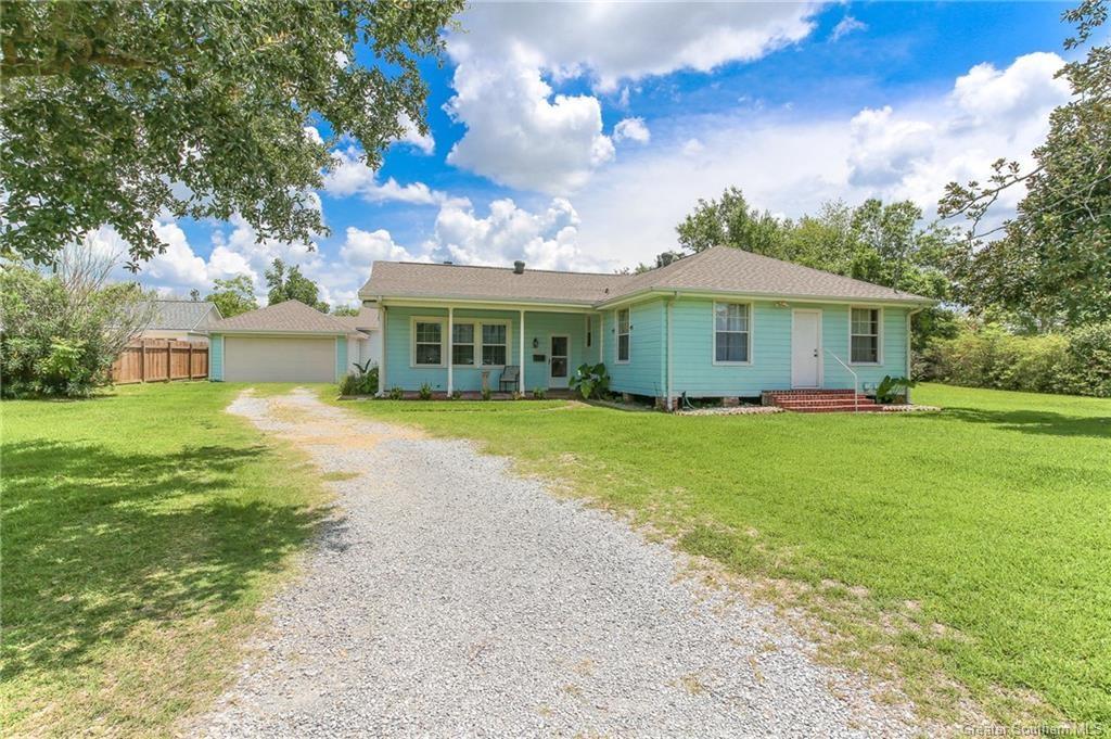 1825 Barbe Street — photo 3