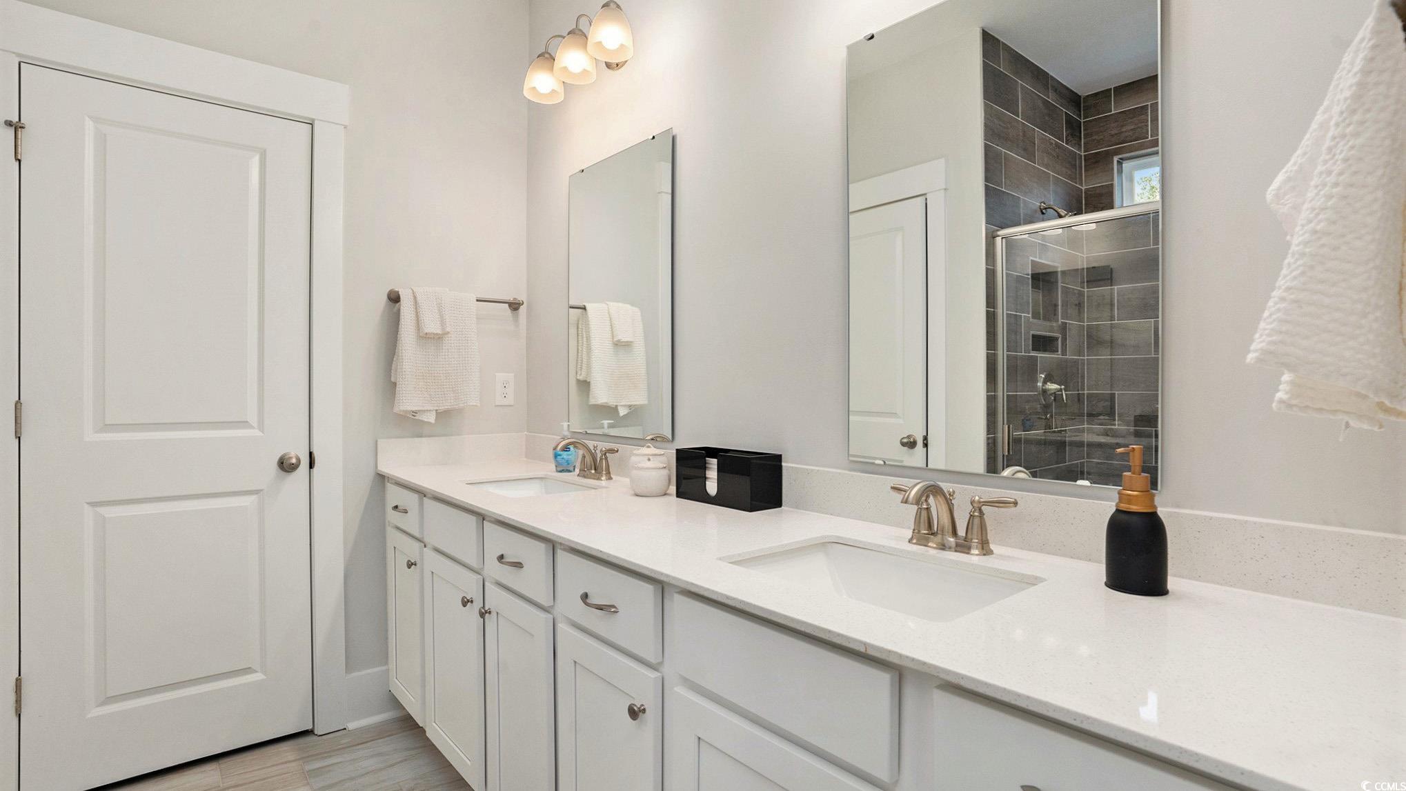 2516822 | Photo 21