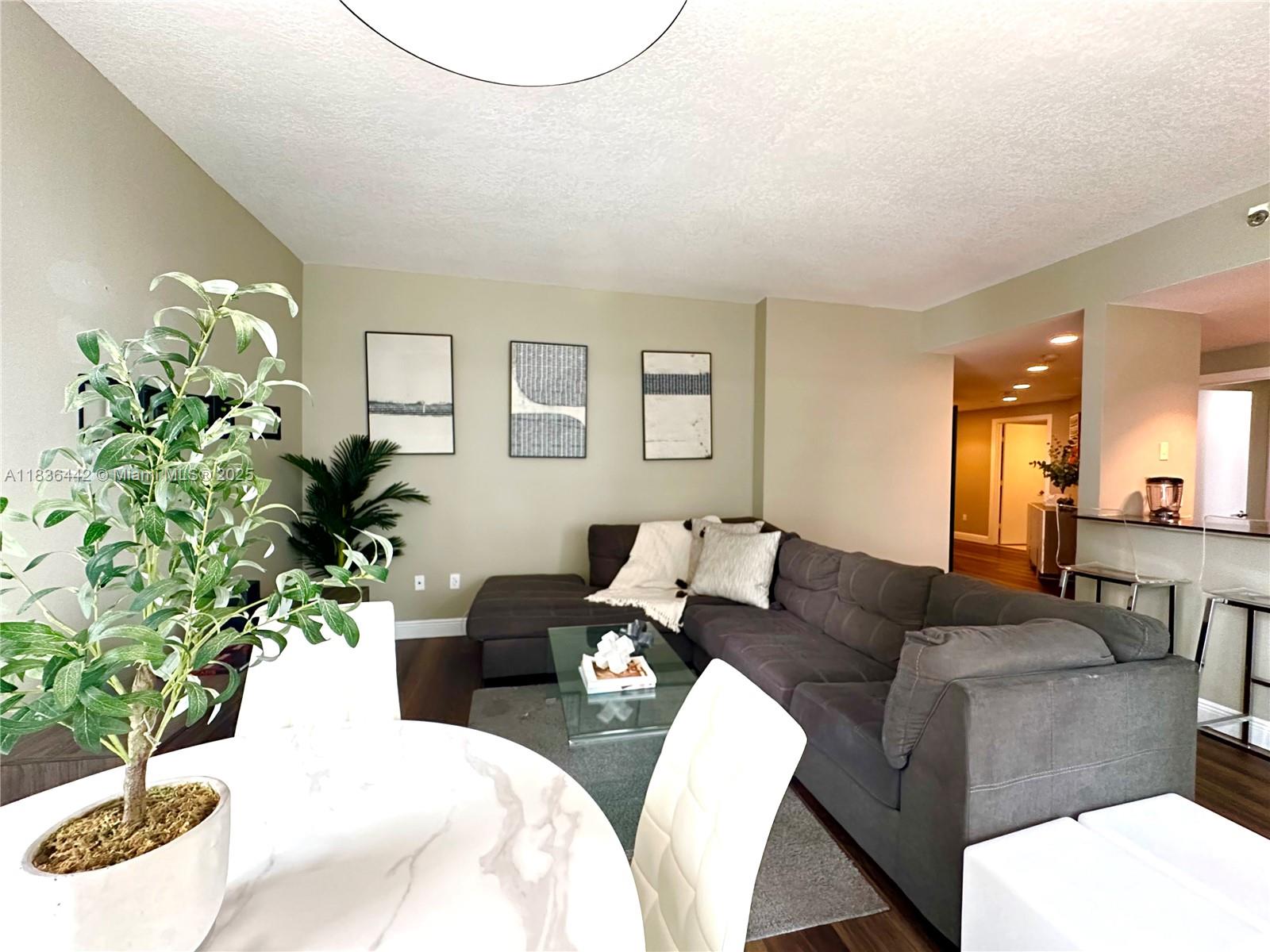 1050 Brickell Ave #2220, Miami FL 33131