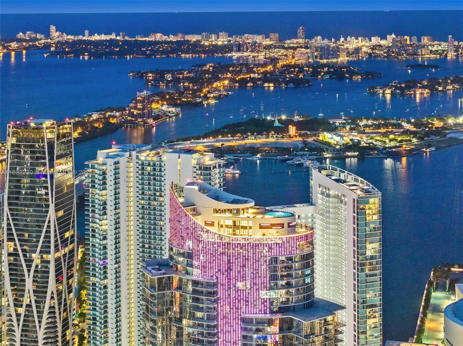 Apartamento à Venda em Miami, FL