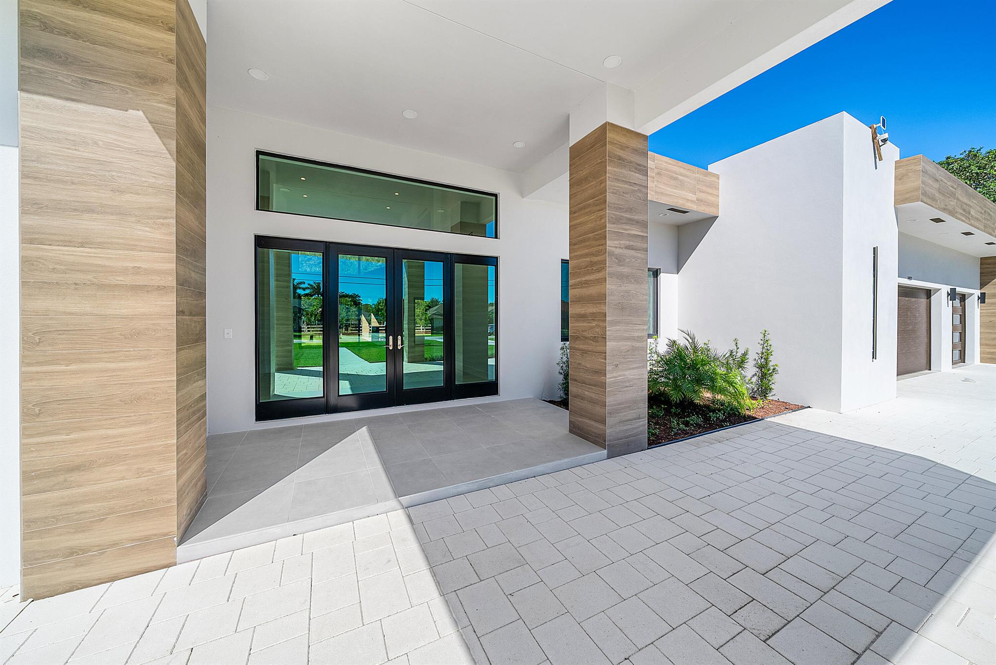 Homes for sale in Wellington, FL | 14817 Paddock Dr, Wellington, FL 33414 | MLS# R11106028