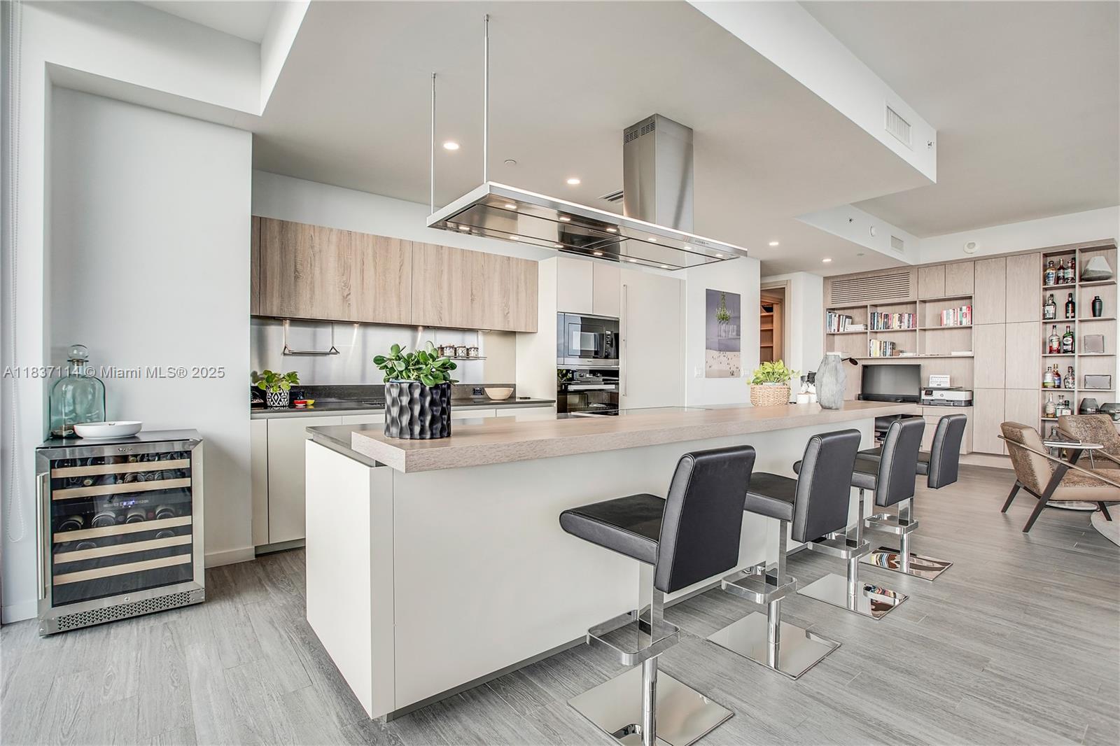 Apartamento à Venda em Miami, FL